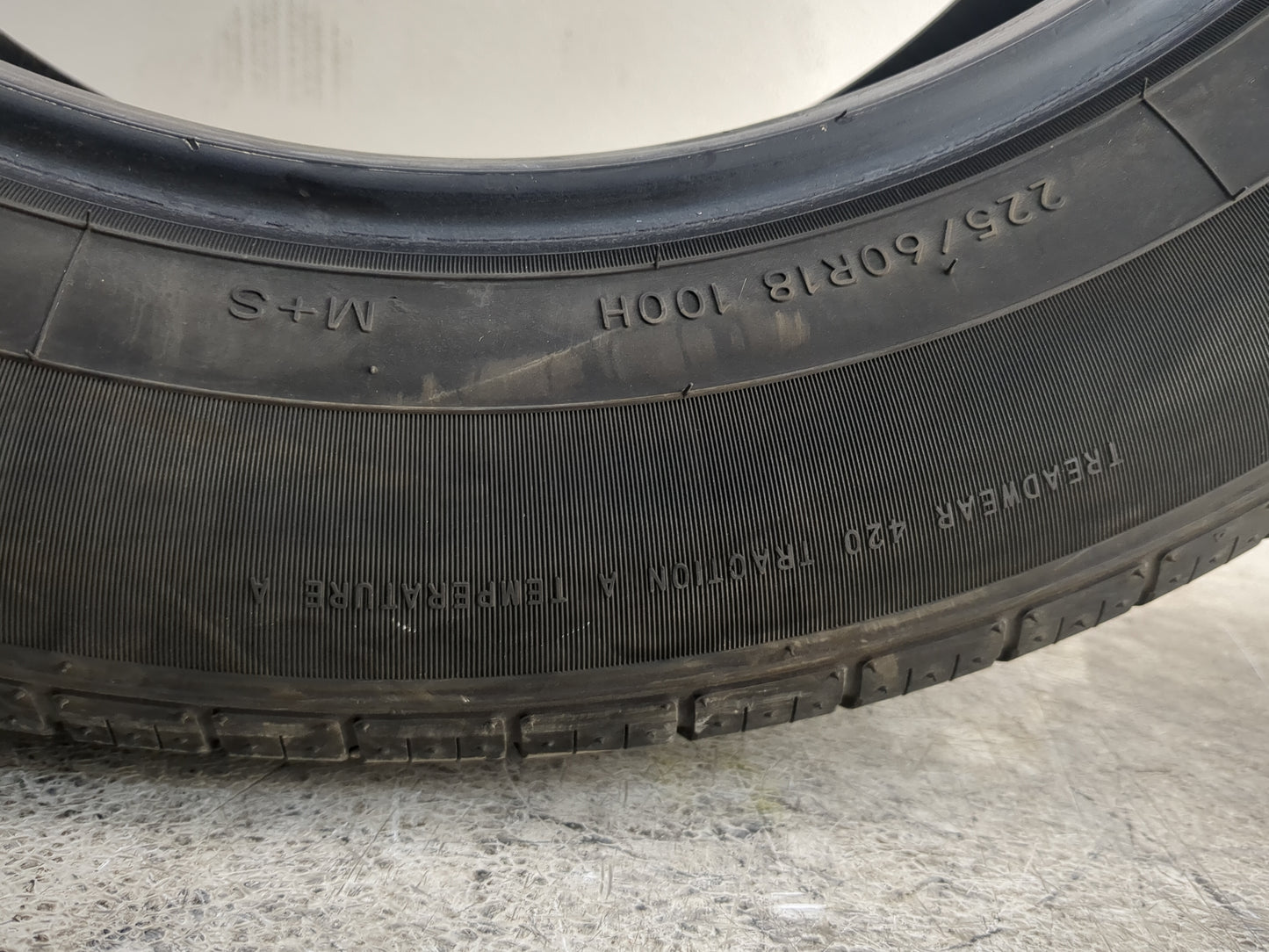 Used Tire 225/65R18 IRONHEAD REFLEX IHO1 100H - Tread Depth 8/32 - Oemusedautoparts1.com