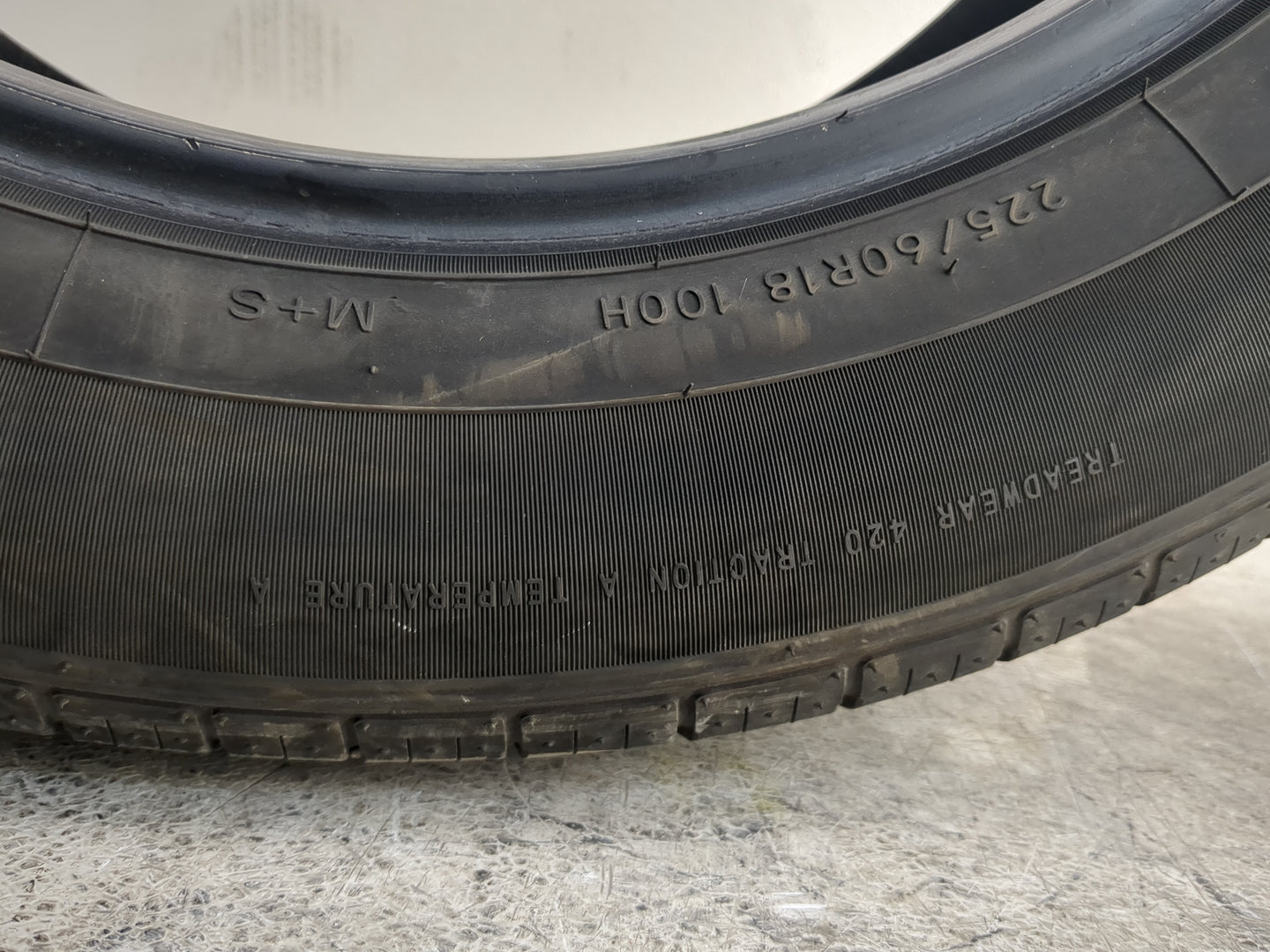 Used Tire 225/65R18 IRONHEAD REFLEX IHO1 100H - Tread Depth 8/32 - Oemusedautoparts1.com