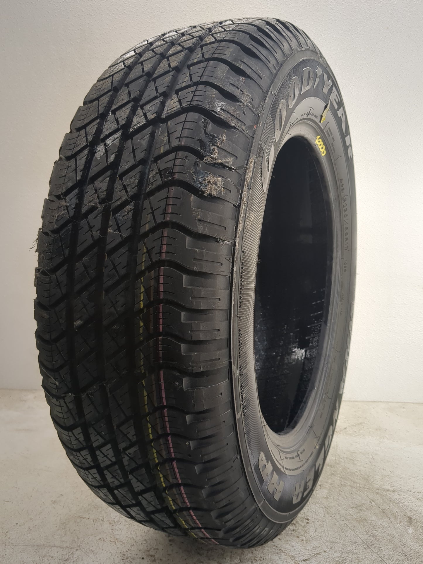 Used Tire P235/65R17 GOODYEAR WRANGLER HP 103S - Tread Depth 12/32 - Oemusedautoparts1.com