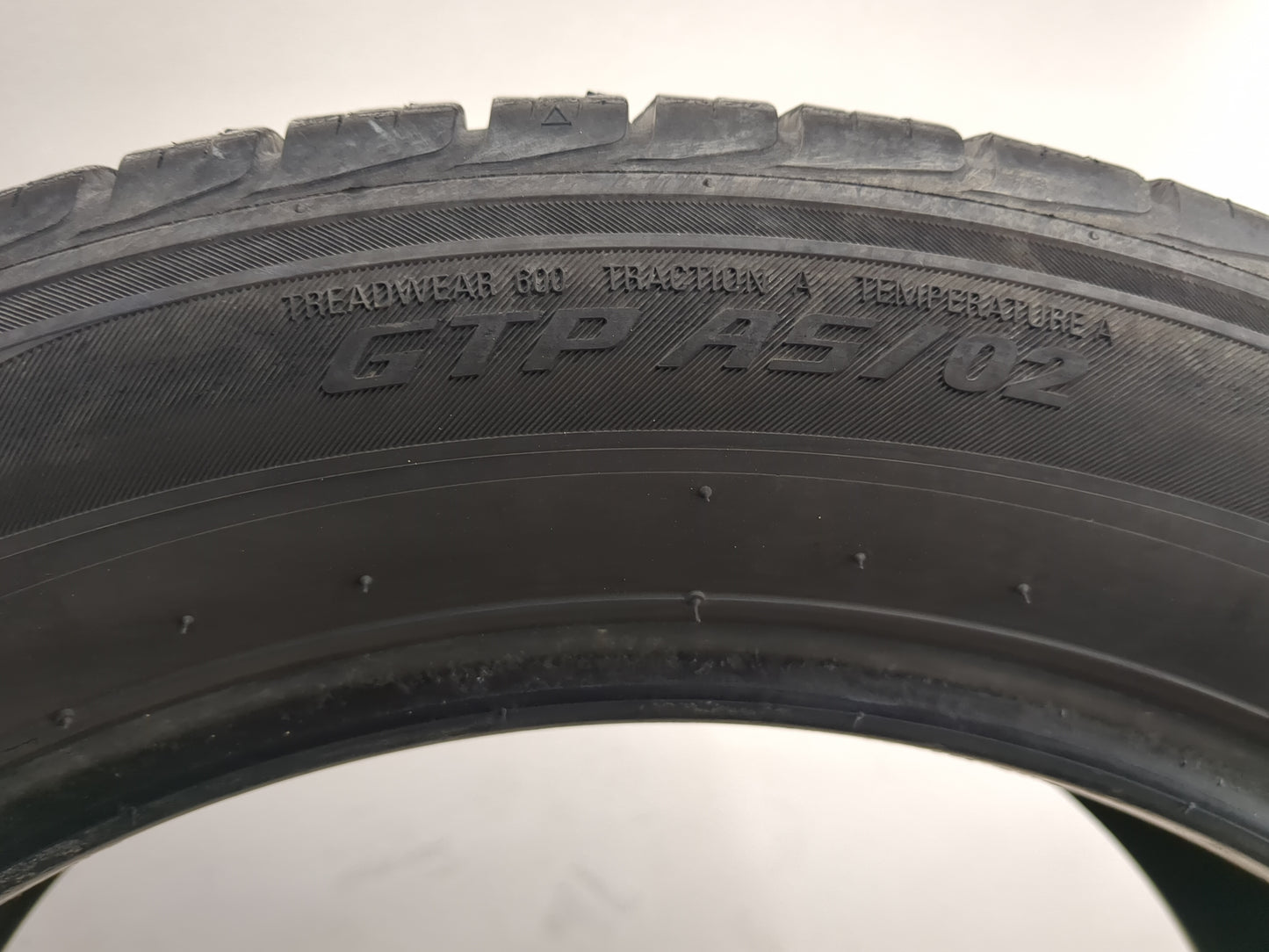 Used Tire 225/50R17 ROAD HUGGER GTP AS/02 98V - Tread Depth 11/32 - Oemusedautoparts1.com