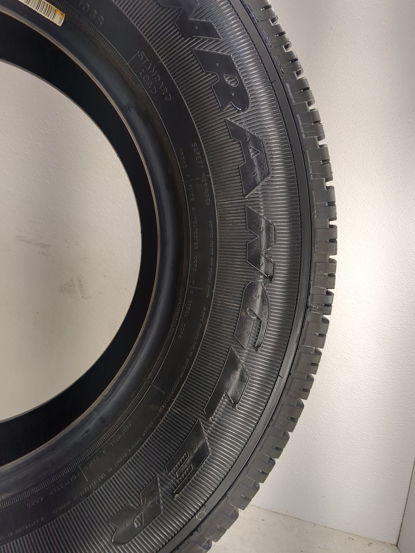 Used Tire P245/70R16 GOODYEAR WRANGLER SR-A 106S - Tread Depth 14/32 - Oemusedautoparts1.com