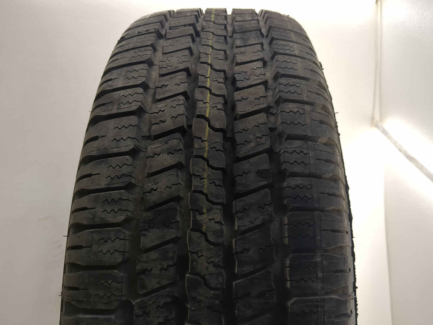 Used Tire P245/70R16 GOODYEAR WRANGLER SR-A 106S - Tread Depth 14/32 - Oemusedautoparts1.com
