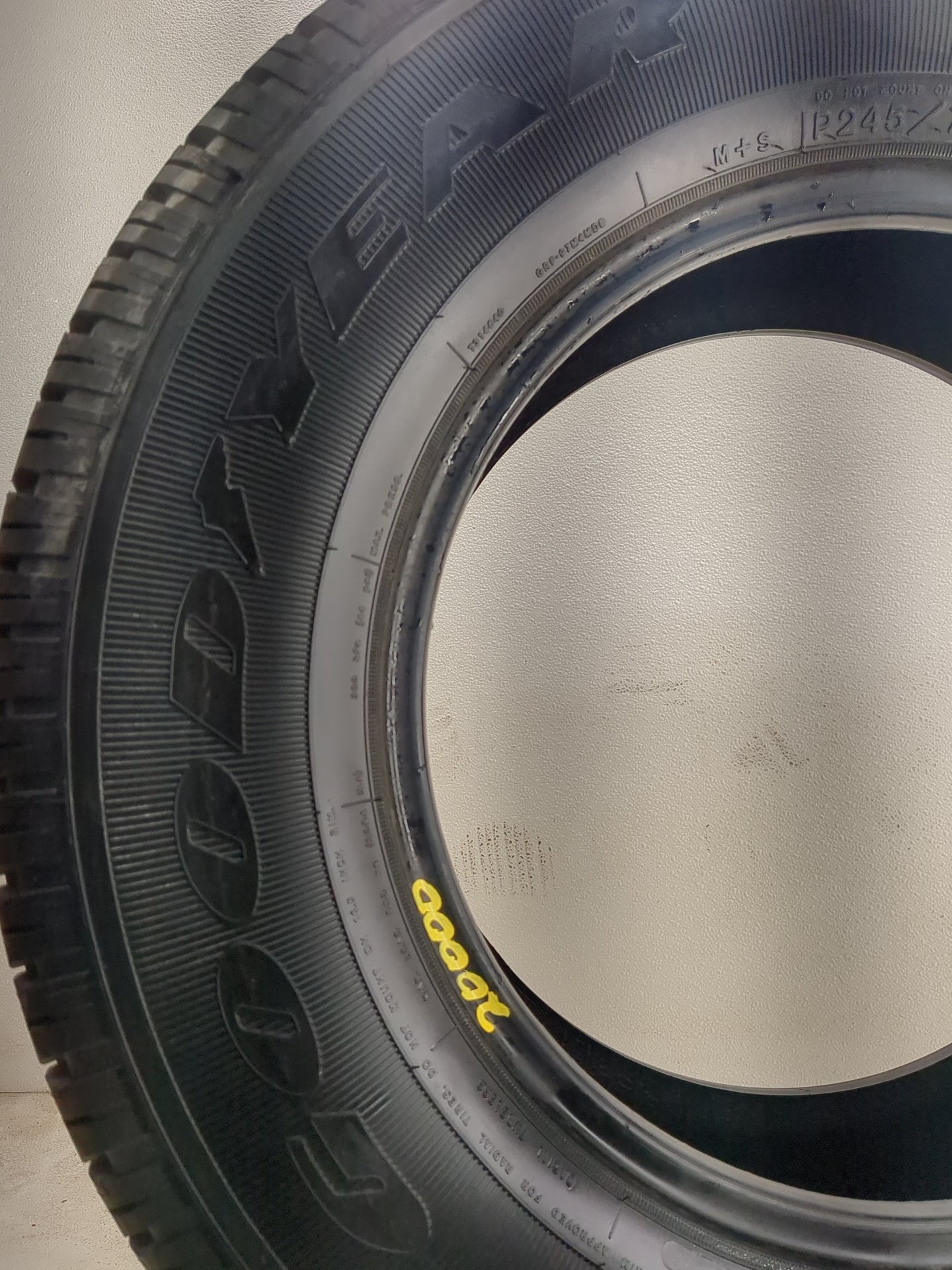 Used Tire P245/70R16 GOODYEAR WRANGLER SR-A 106S - Tread Depth 14/32 - Oemusedautoparts1.com