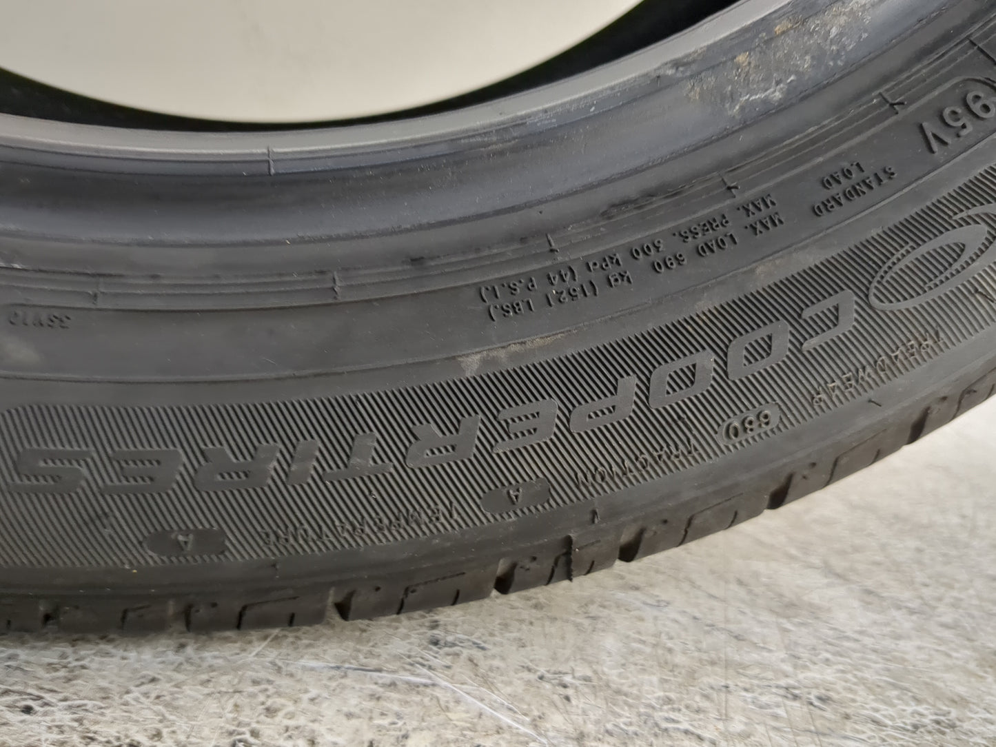 Used Tire 225/50R18 COOPER ENDEAVOR 95V - Tread Depth 12/32 - Oemusedautoparts1.com