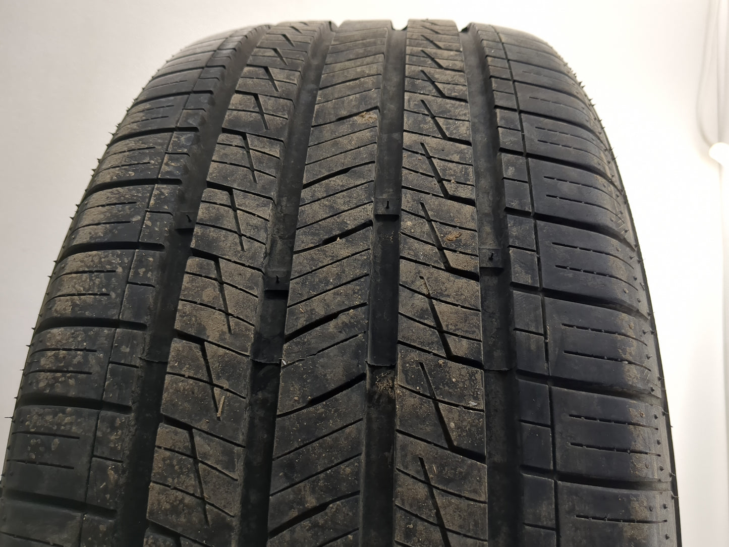 Used Tire 245/45R18 IRONHEAD REFLEX IH01 100W - Tread Depth 11/32 - Oemusedautoparts1.com
