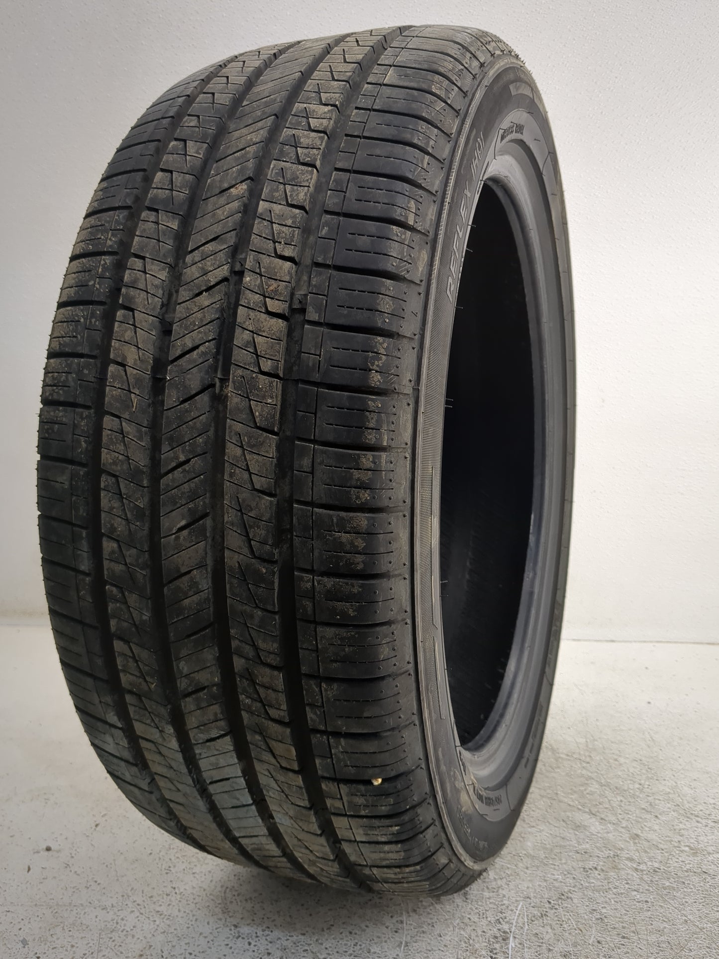 Used Tire 245/45R18 IRONHEAD REFLEX IH01 100W - Tread Depth 11/32 - Oemusedautoparts1.com