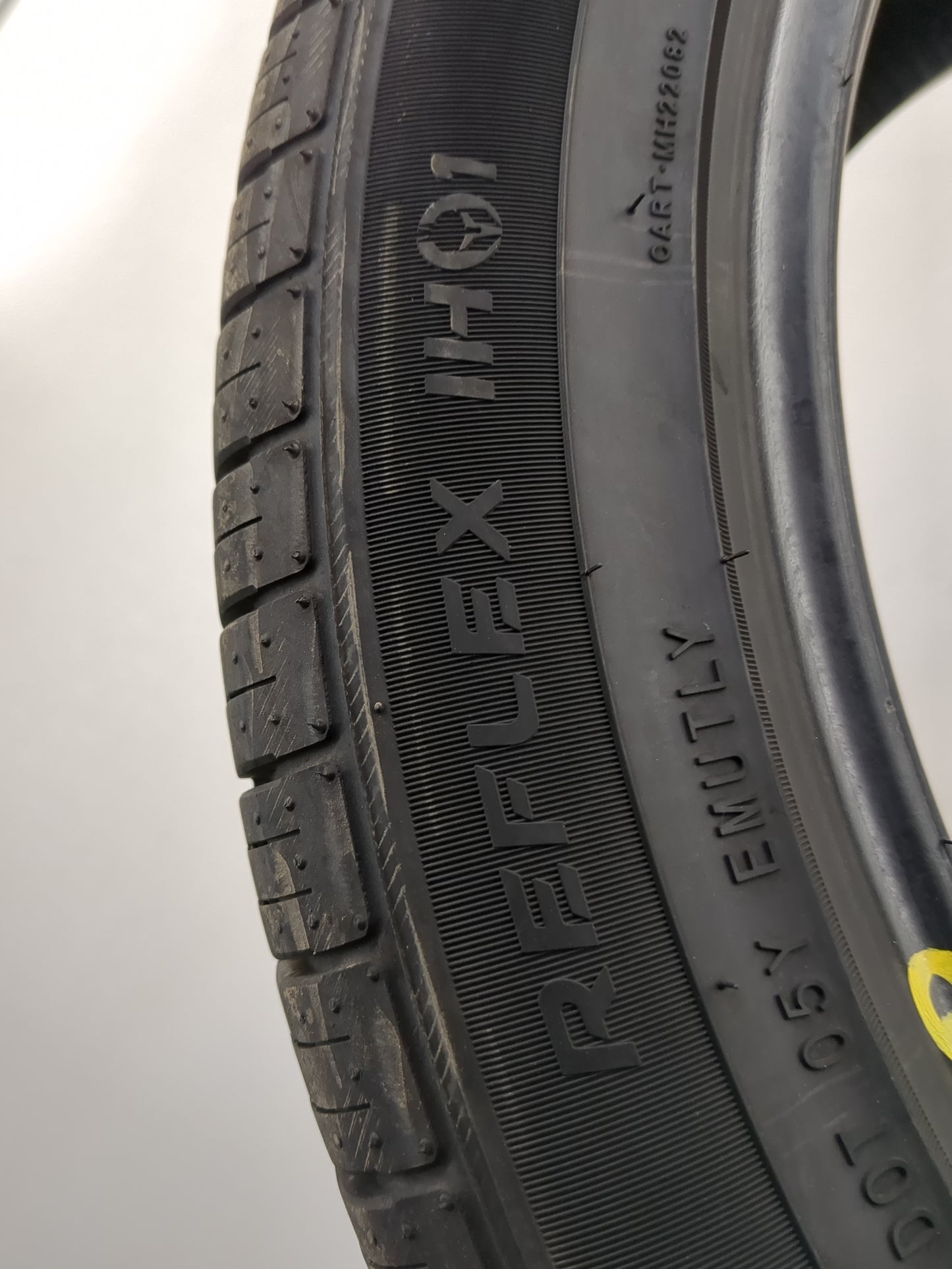 Used Tire 245/45R18 IRONHEAD REFLEX IH01 100W - Tread Depth 11/32 - Oemusedautoparts1.com