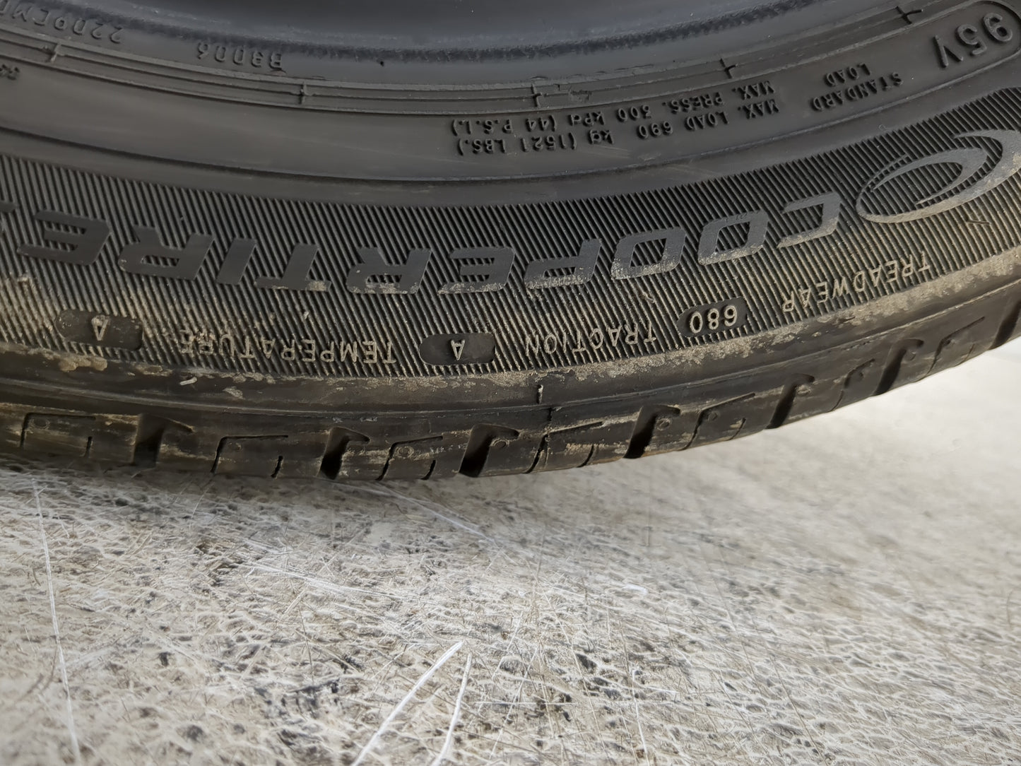 Used Tire 225/50R18 COOPERTIRES ENDEAVOR 95V - Tread Depth 12/32 - Oemusedautoparts1.com