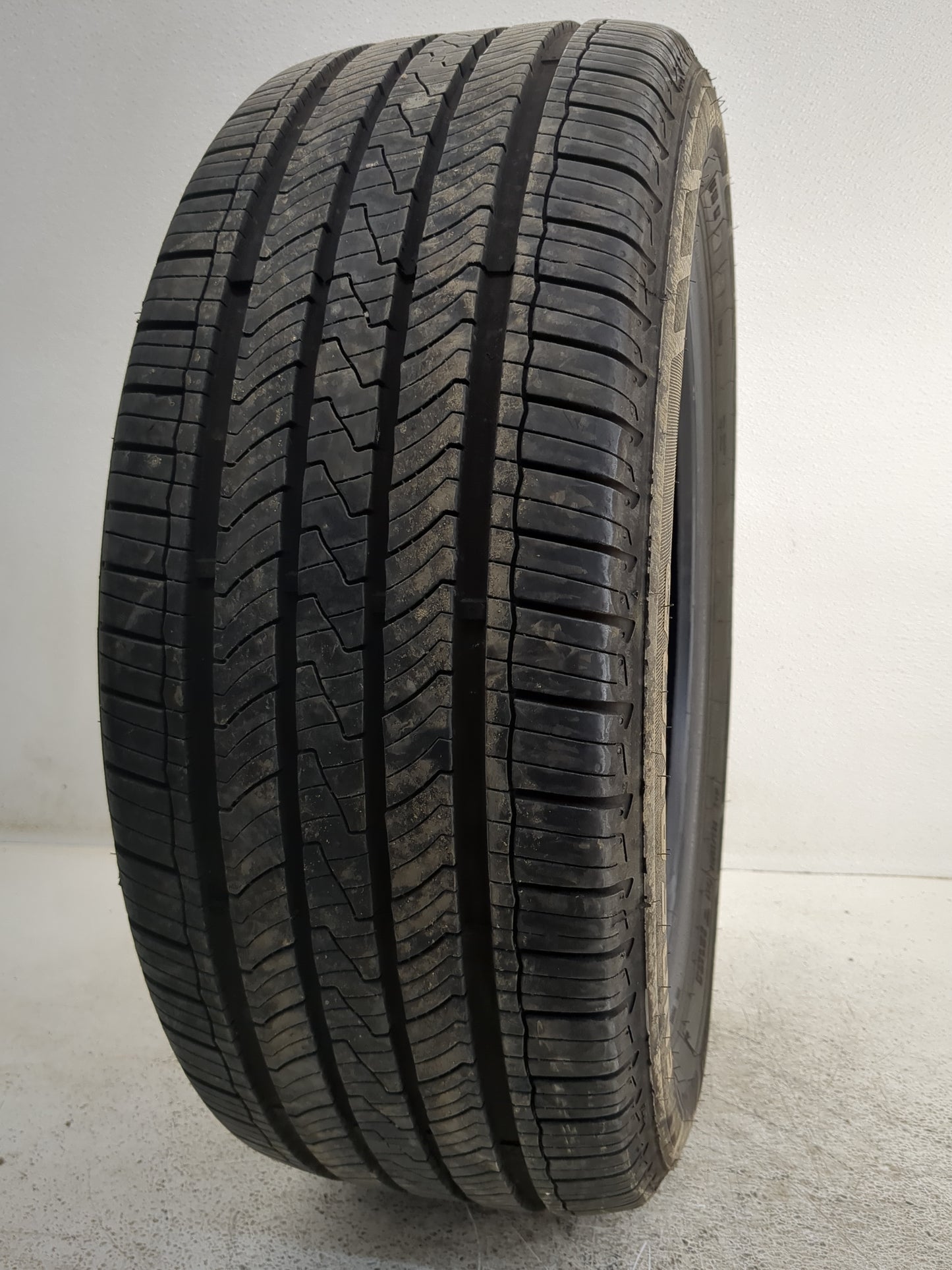 Used Tire 225/50R18 COOPERTIRES ENDEAVOR 95V - Tread Depth 12/32 - Oemusedautoparts1.com