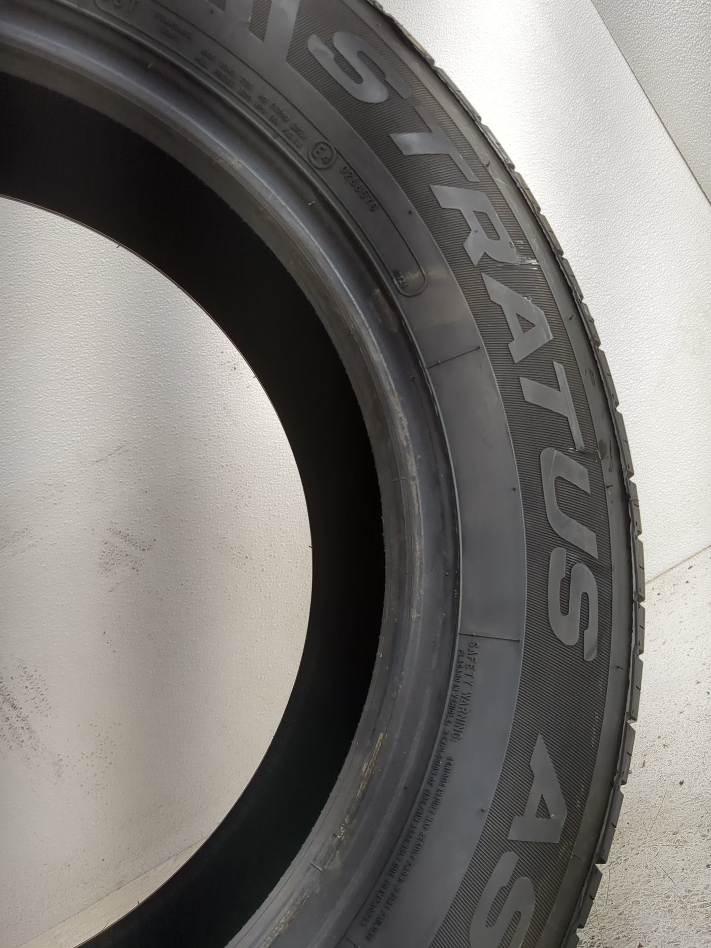 Used Tire 215/65R17 MASTERCRAFT STRATUS AS 99T - Tread Depth 9/32 - Oemusedautoparts1.com