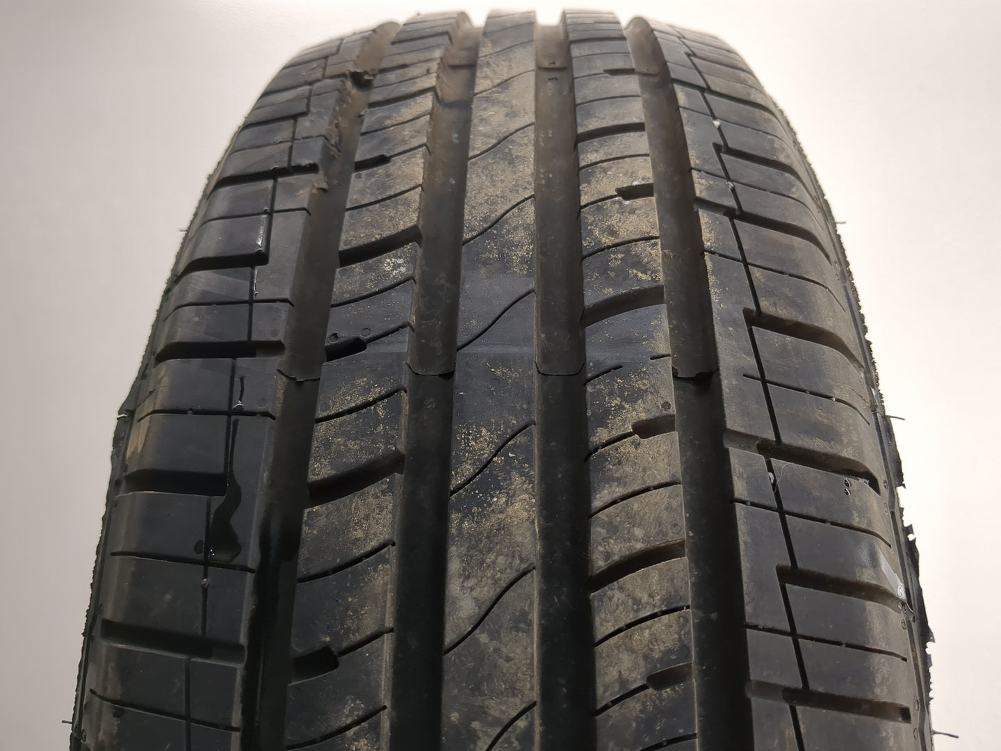 Used Tire 215/65R17 MASTERCRAFT STRATUS AS 99T - Tread Depth 9/32 - Oemusedautoparts1.com