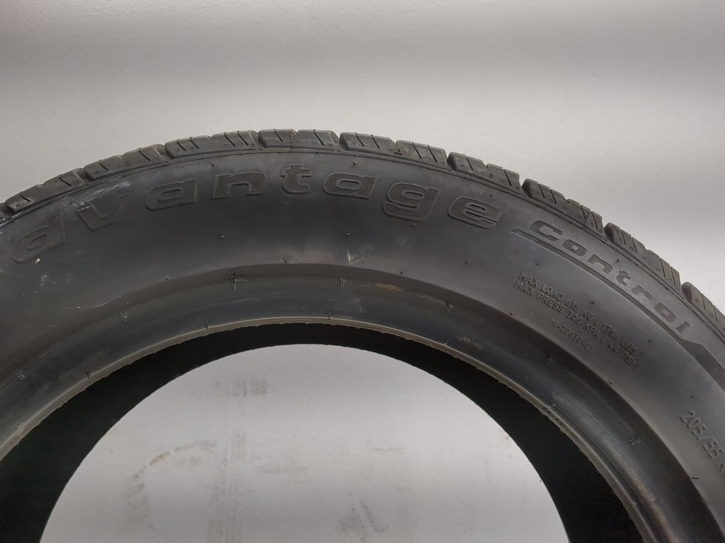 Used Tire 205/55R16 BFGOODRICH 205/55R16 91H - Tread Depth 8/32 - Oemusedautoparts1.com