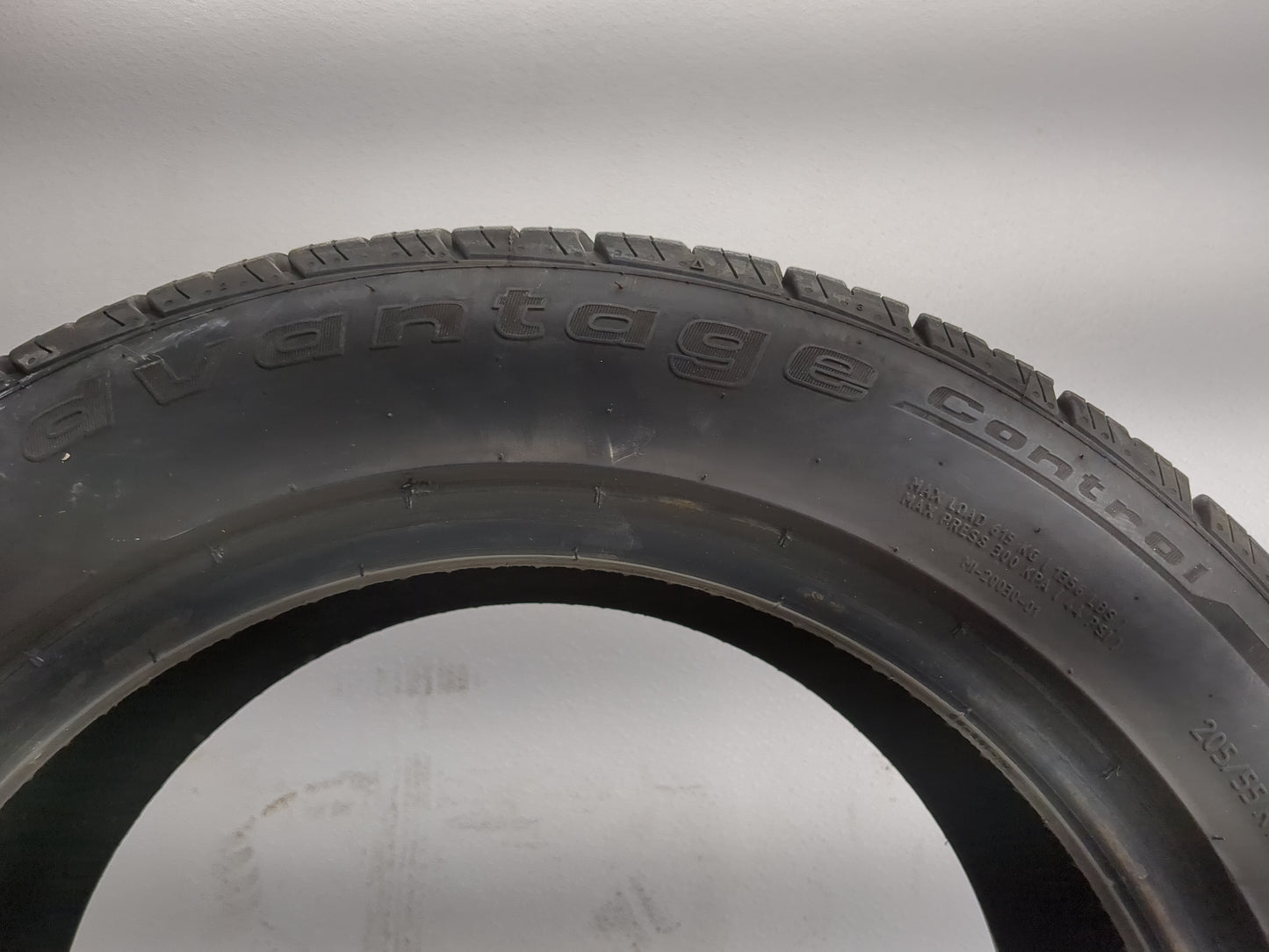 Used Tire 205/55R16 BFGOODRICH 205/55R16 91H - Tread Depth 8/32 - Oemusedautoparts1.com