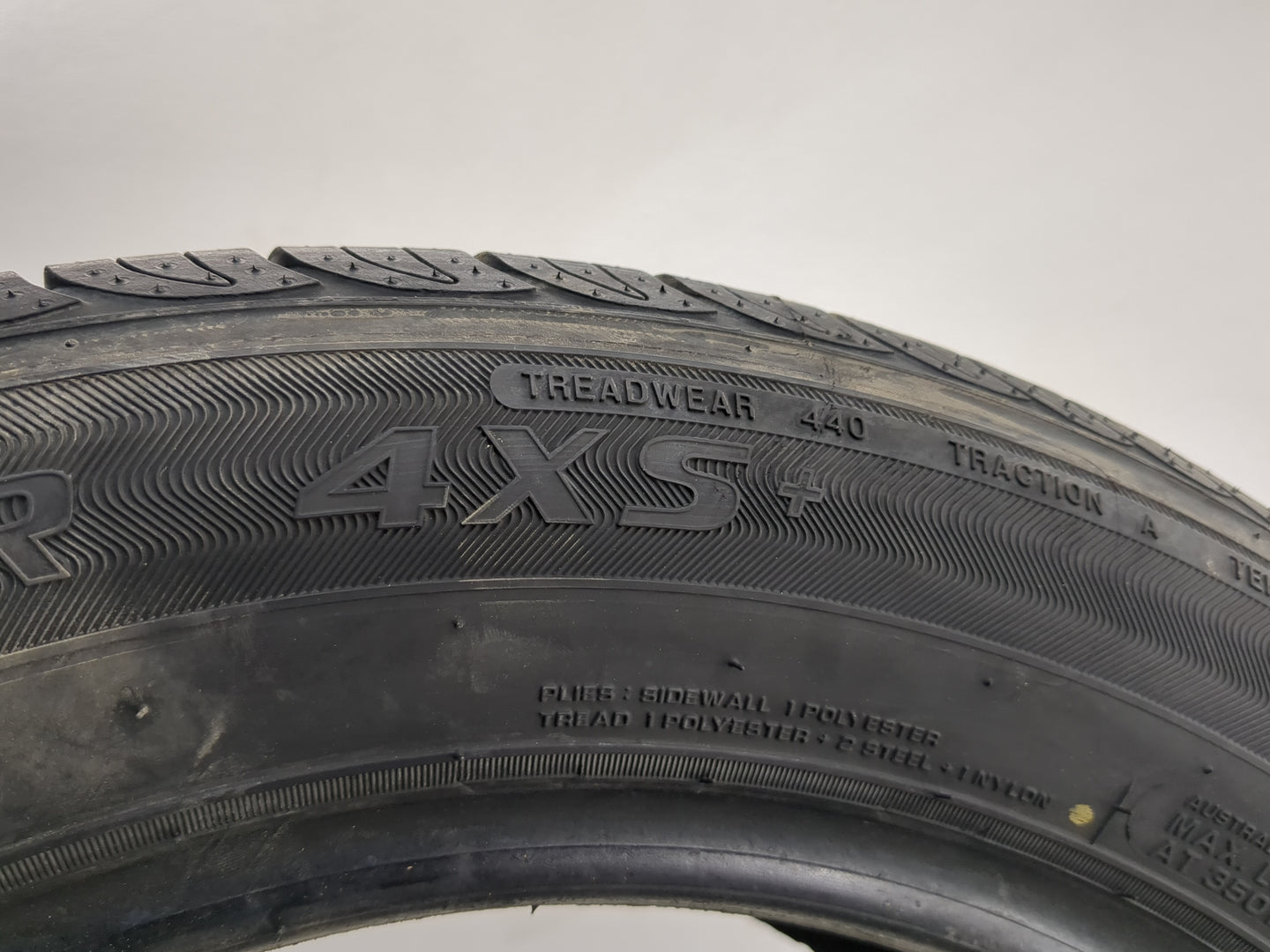 Used Tire 215/55R16 SOLAR 4XS+ 93H - Tread Depth 9/32 - Oemusedautoparts1.com