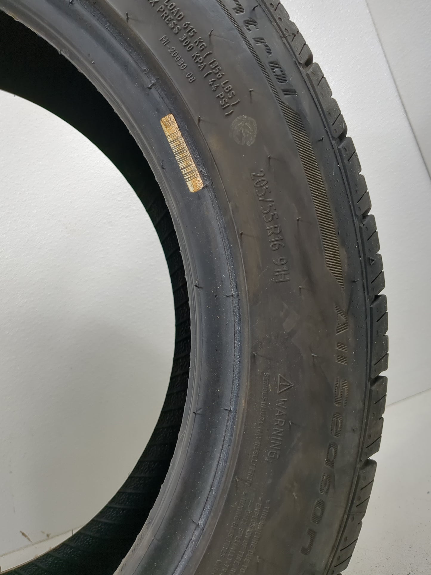 Used Tire 205/55R16 BFGOODRICH ADVANTAGE 91H - Tread Depth 8/32 - Oemusedautoparts1.com