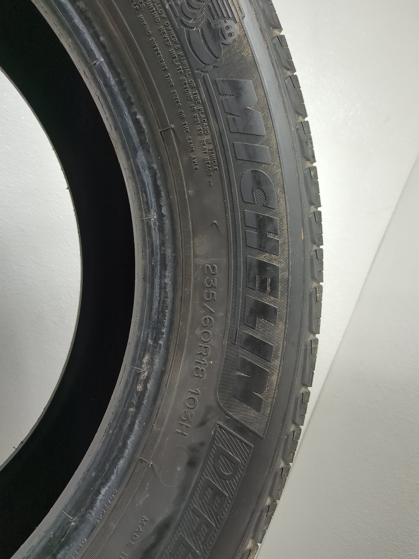 Used Tire 235/60R18 MICHELIN DEFENDER T+H 103H - Tread Depth 6/32 - Oemusedautoparts1.com