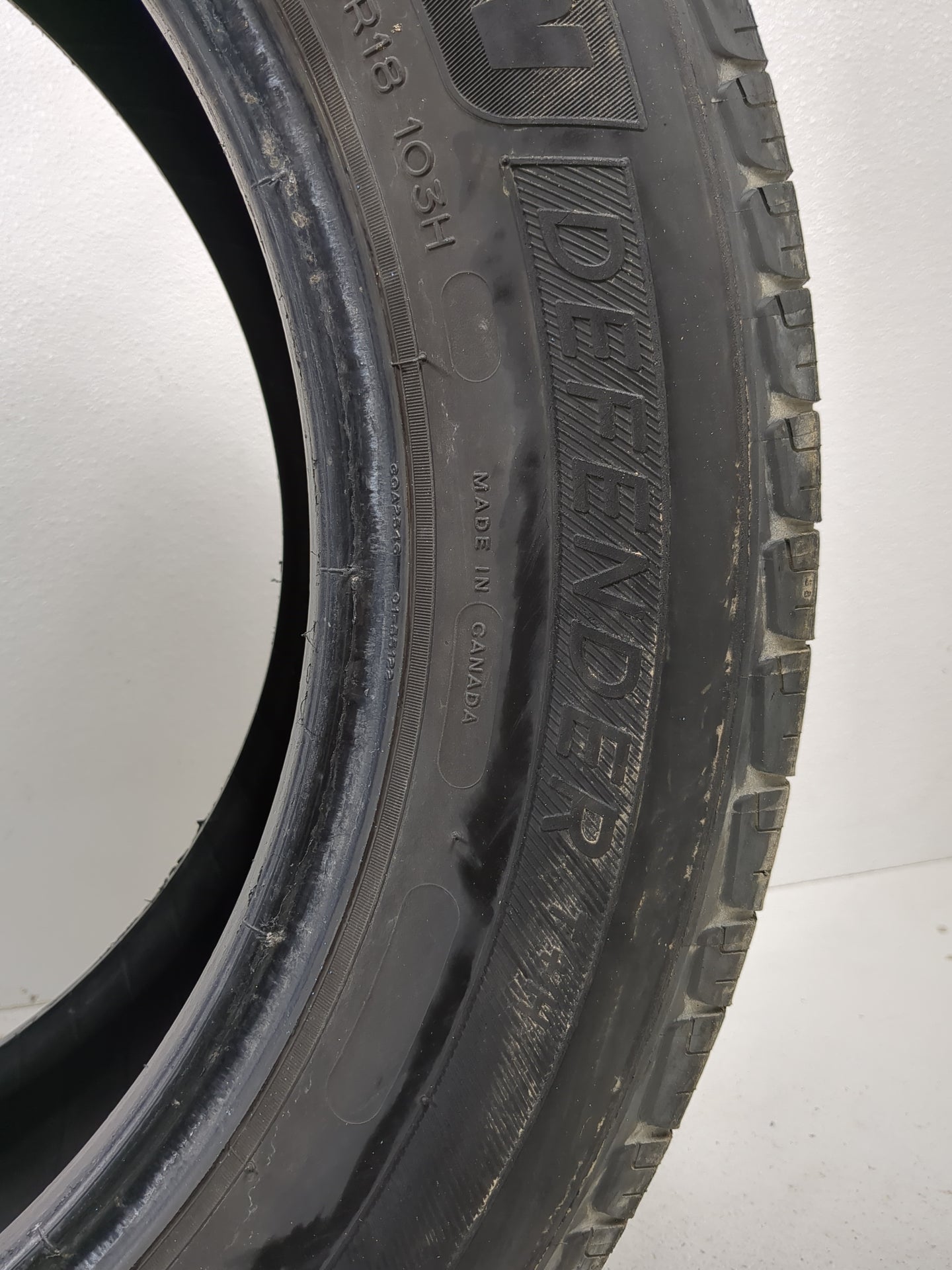 Used Tire 235/60R18 MICHELIN DEFENDER 103H - Tread Depth 6/32 - Oemusedautoparts1.com
