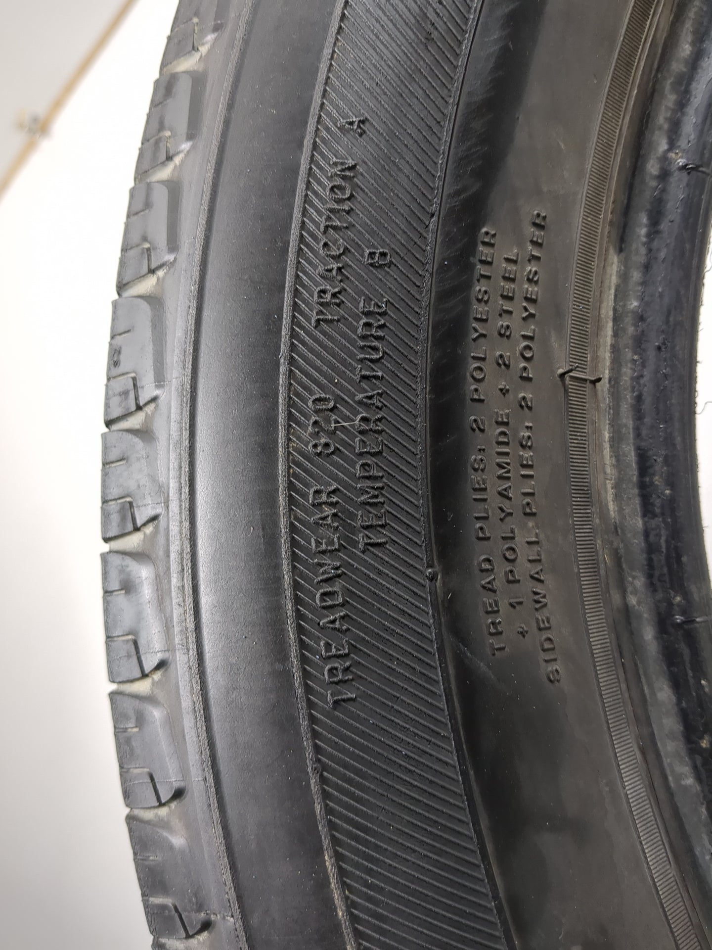 Used Tire 235/60R18 MICHELIN DEFENDER 103H - Tread Depth 6/32 - Oemusedautoparts1.com
