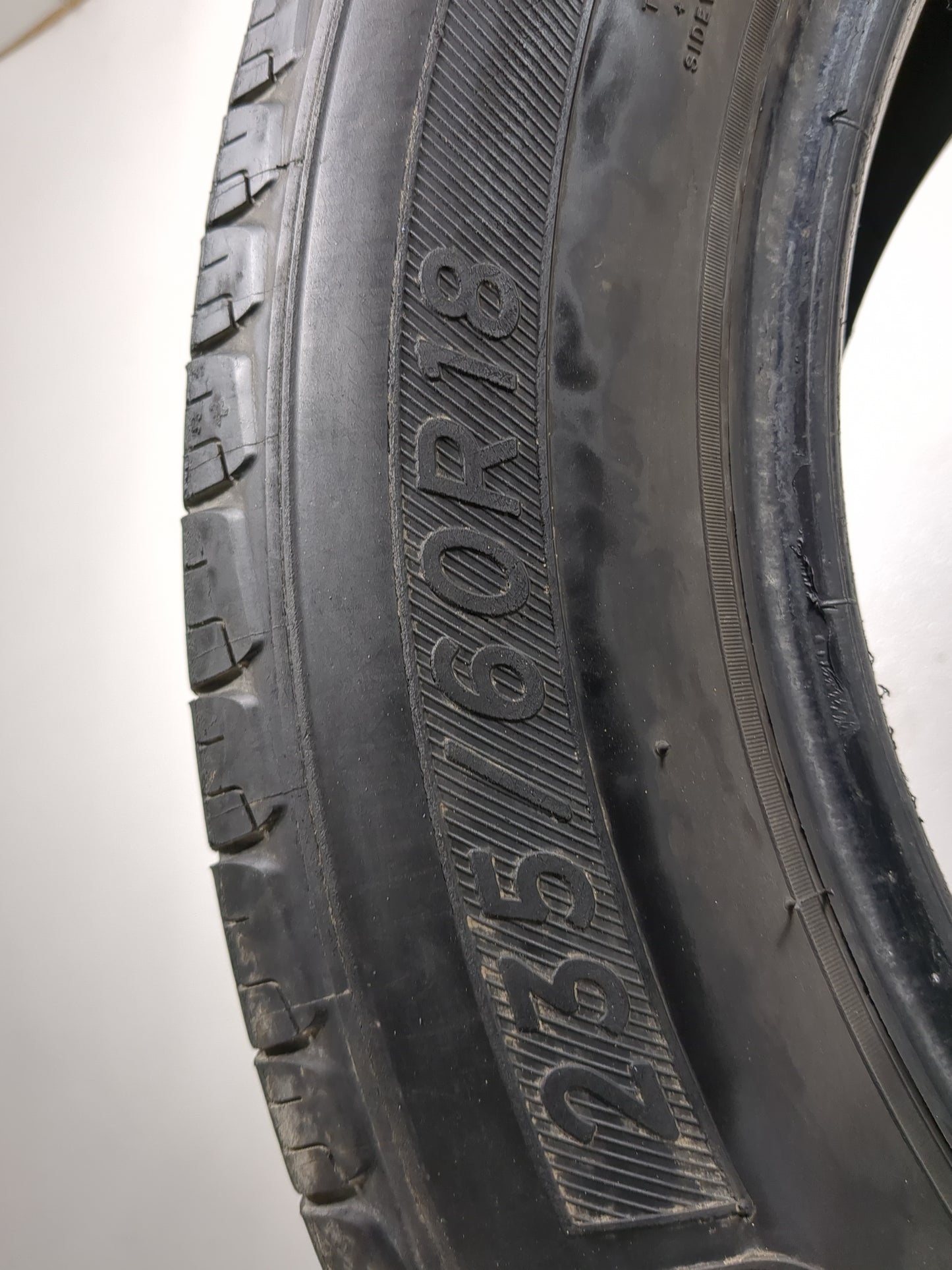 Used Tire 235/60R18 MICHELIN DEFENDER 103H - Tread Depth 6/32 - Oemusedautoparts1.com