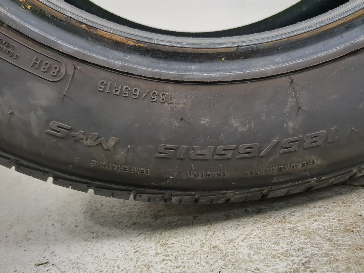 Used Tire 185/65R15 MASTERCRAFT STRATUS AS 88H - Tread Depth 8/32 - Oemusedautoparts1.com