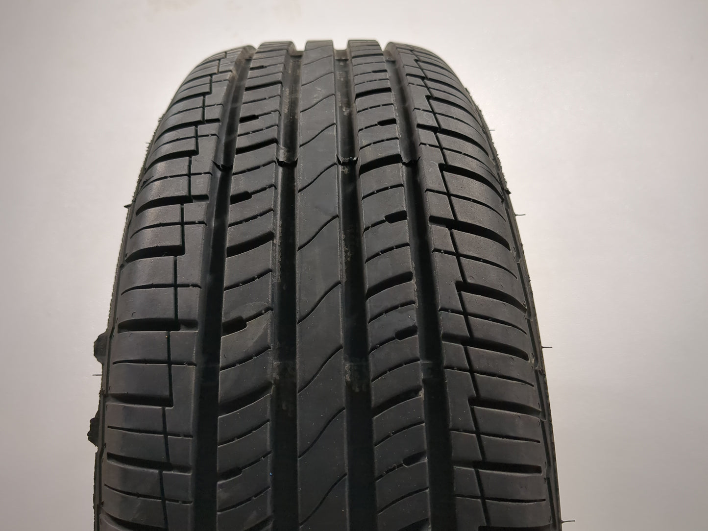 Used Tire 185/65R15 MASTERCRAFT STRATUS AS 88H - Tread Depth 8/32 - Oemusedautoparts1.com