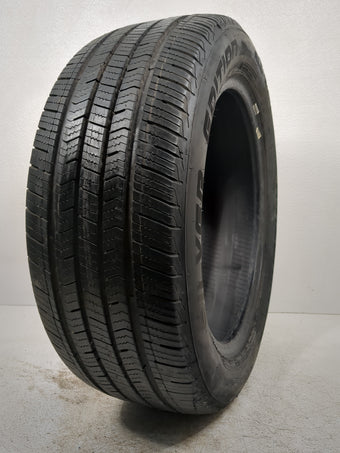 compare product Used Tire 215/55R17 ARIZONIAN SILVER EDITION ALL SEASON 94V - Tread Depth 9/32