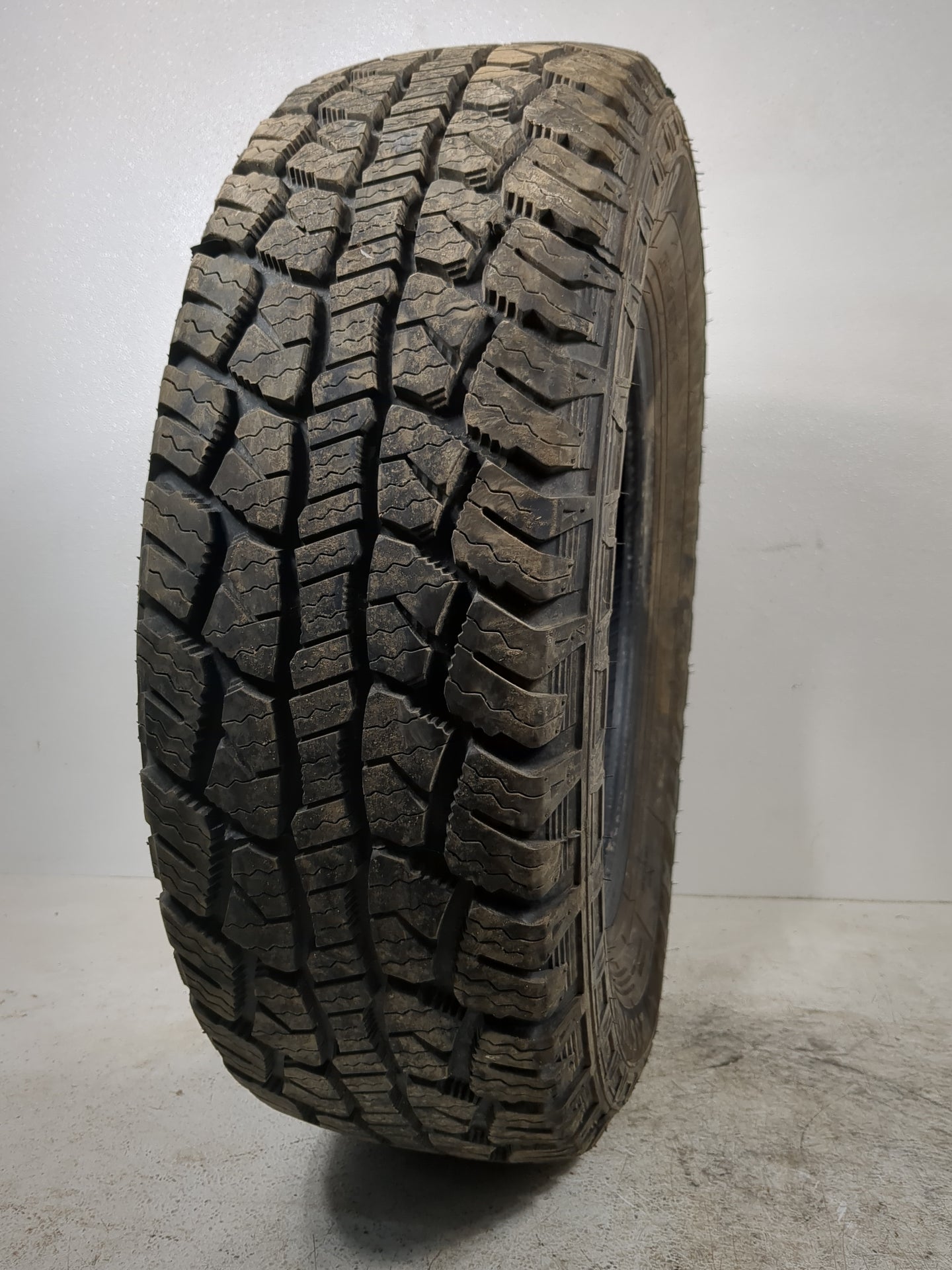 Used Tire 235/70R16 TRAVELSTAR ECOPATH A/T 106T - Tread Depth 7/32 - Oemusedautoparts1.com