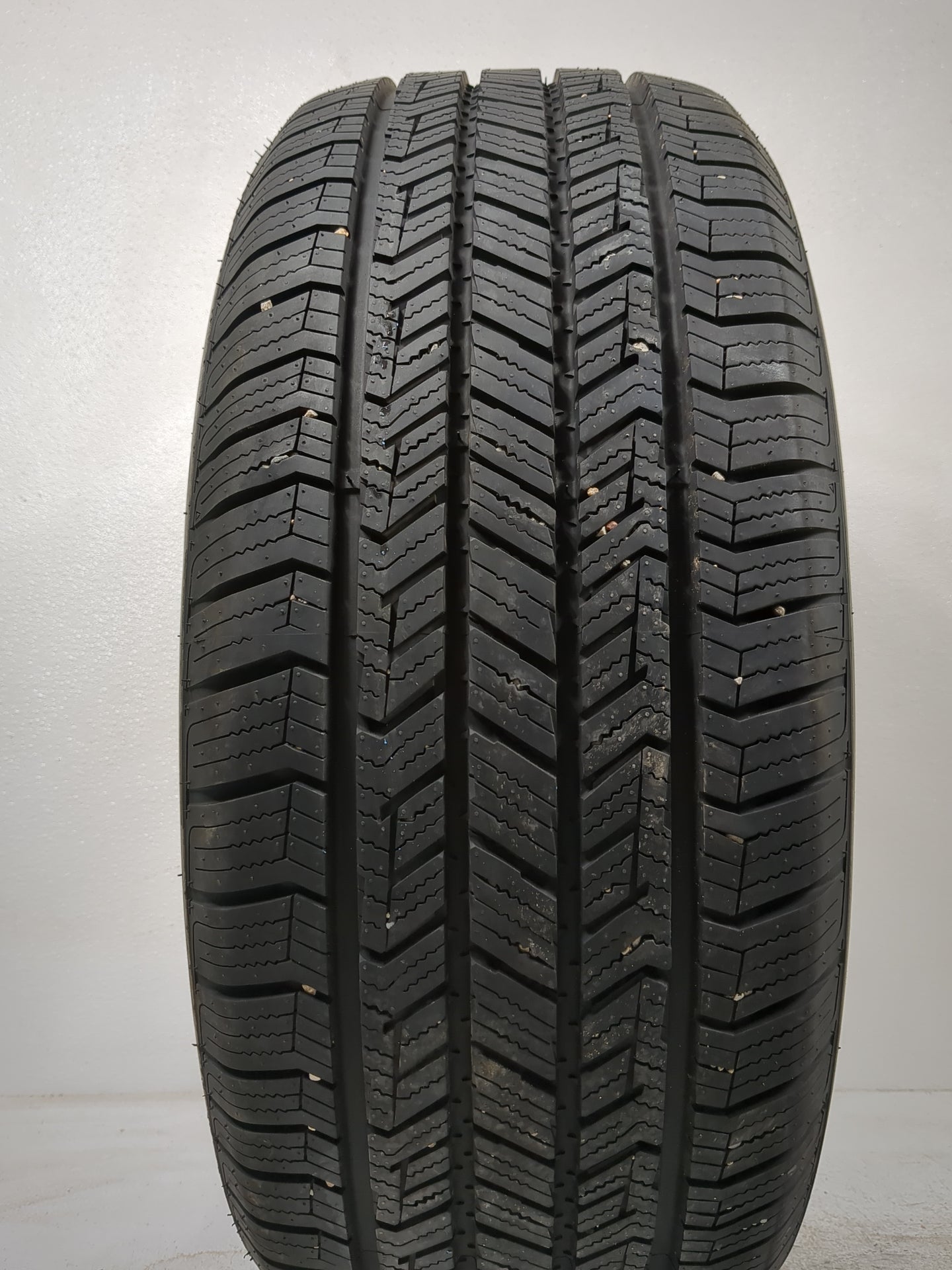 Used Tire 225/55R17 FORTUNE CLIMAFLEX 4S FSR402 97V - Tread Depth 10/32 - Oemusedautoparts1.com