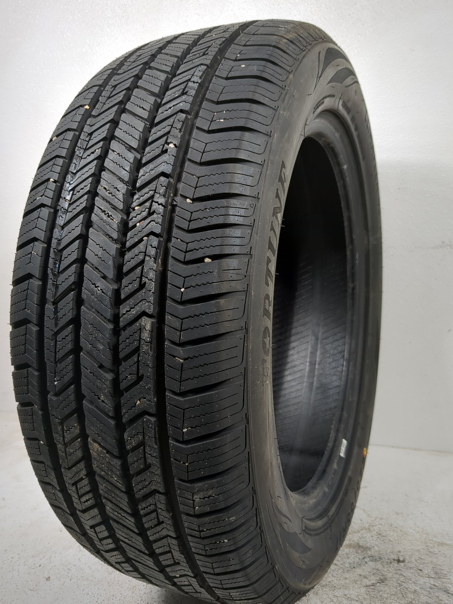 Used Tire 225/55R17 FORTUNE CLIMAFLEX 4S FSR402 97V - Tread Depth 10/32 - Oemusedautoparts1.com