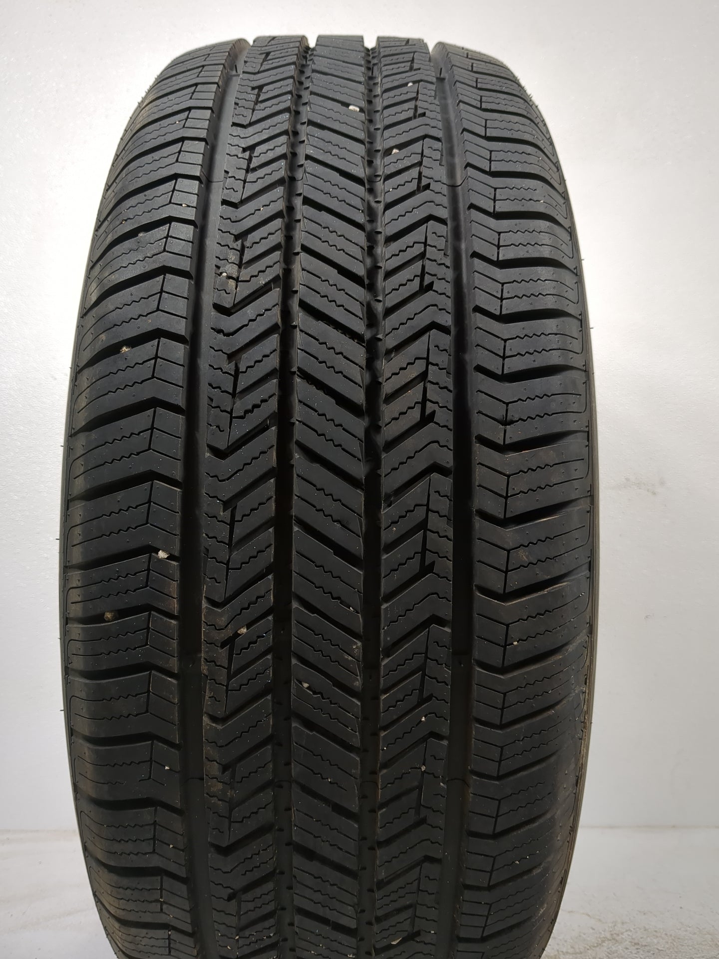Used Tire 225/55R17 FORTUNE CLIMAFLEX 4S FSR402 97V - Tread Depth 10/32 - Oemusedautoparts1.com