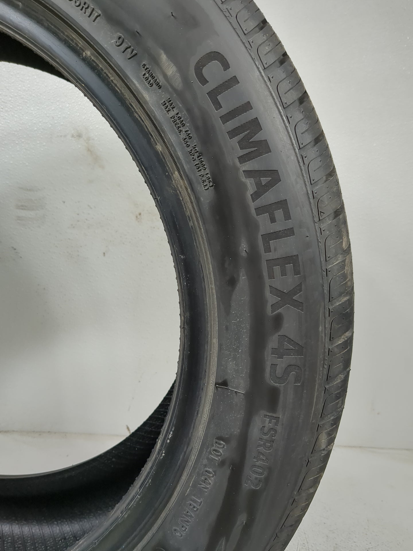 Used Tire 225/55R17 FORTUNE CLIMAFLEX 4S FSR402 97V - Tread Depth 10/32 - Oemusedautoparts1.com