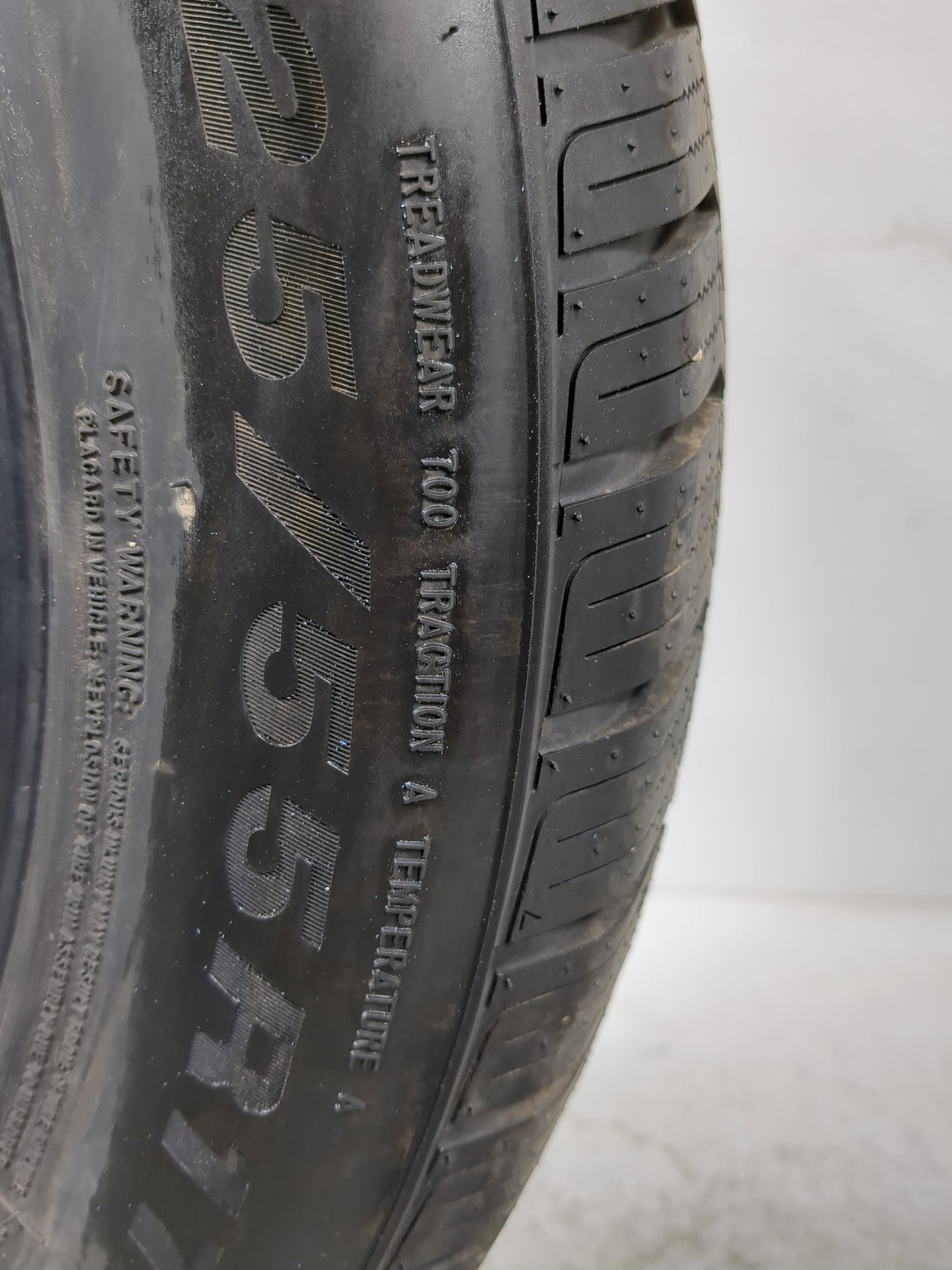 Used Tire 225/55R17 FORTUNE CLIMAFLEX 4S FSR402 97V - Tread Depth 10/32 - Oemusedautoparts1.com