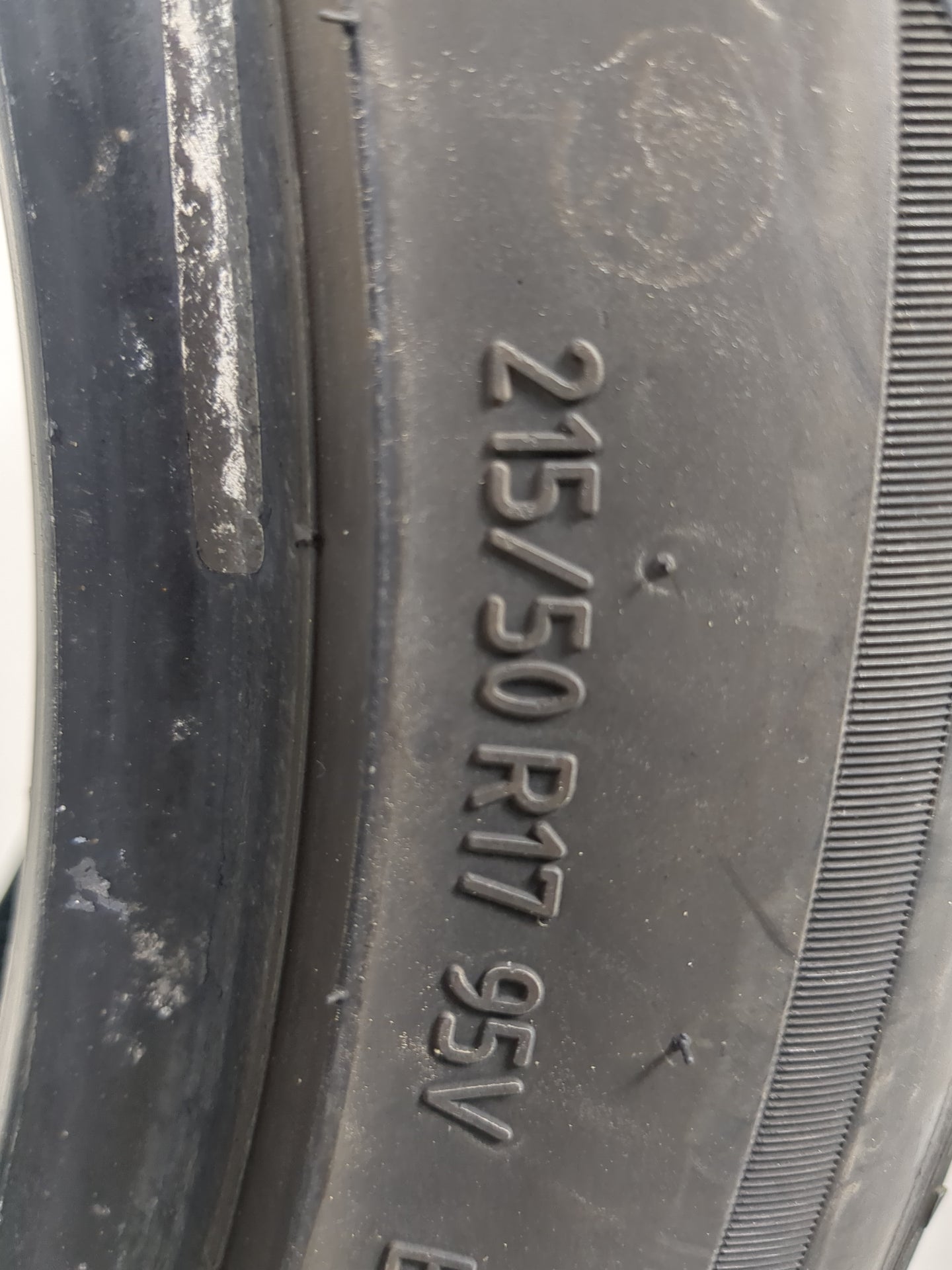Used Tire 215/50R17 BFGOODRICH ADVANTAGE CONTROL 95V - Tread Depth 9/32 - Oemusedautoparts1.com