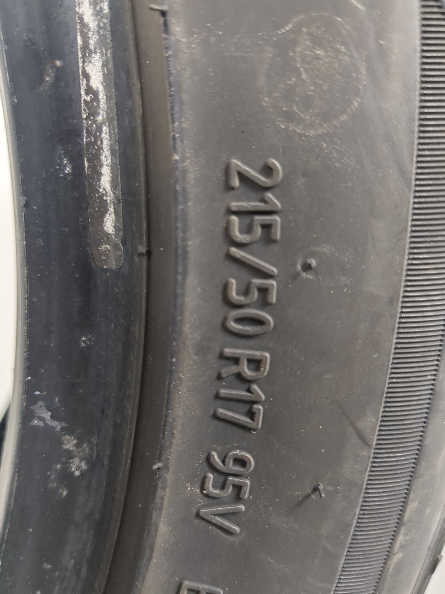 Used Tire 215/50R17 BFGOODRICH ADVANTAGE CONTROL 95V - Tread Depth 9/32 - Oemusedautoparts1.com
