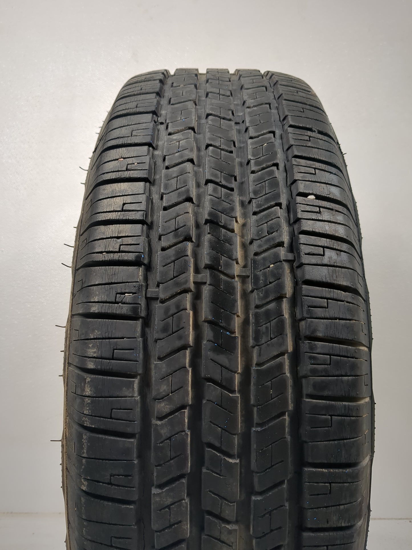 Used Tire 235/70R15 GUARDSMAN RADIAL H/T 102S - Tread Depth 7.5/32 - Oemusedautoparts1.com