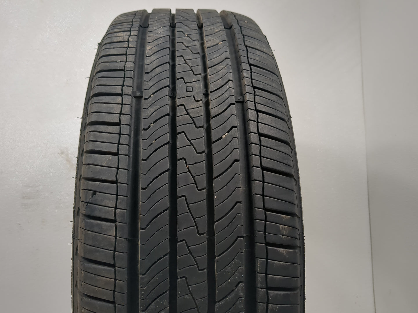 Used Tire 225/65R16 COOPER ENDEAVOR 100H - Tread Depth 8/32 - Oemusedautoparts1.com