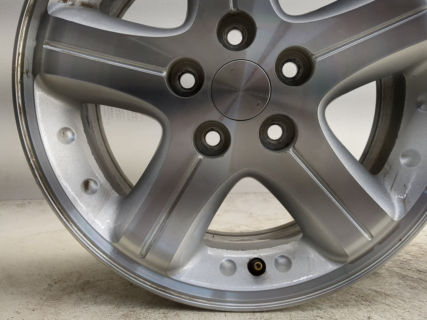 2002-2004 Dodge Intrepid Oem Wheel Rim 1253238 - Oemusedautoparts1.com