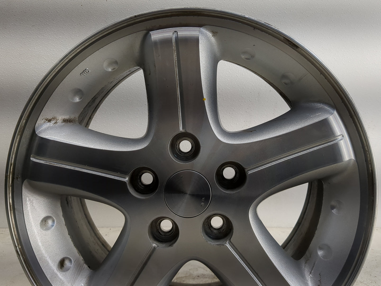 2002-2004 Dodge Intrepid Oem Wheel Rim 1253238 - Oemusedautoparts1.com
