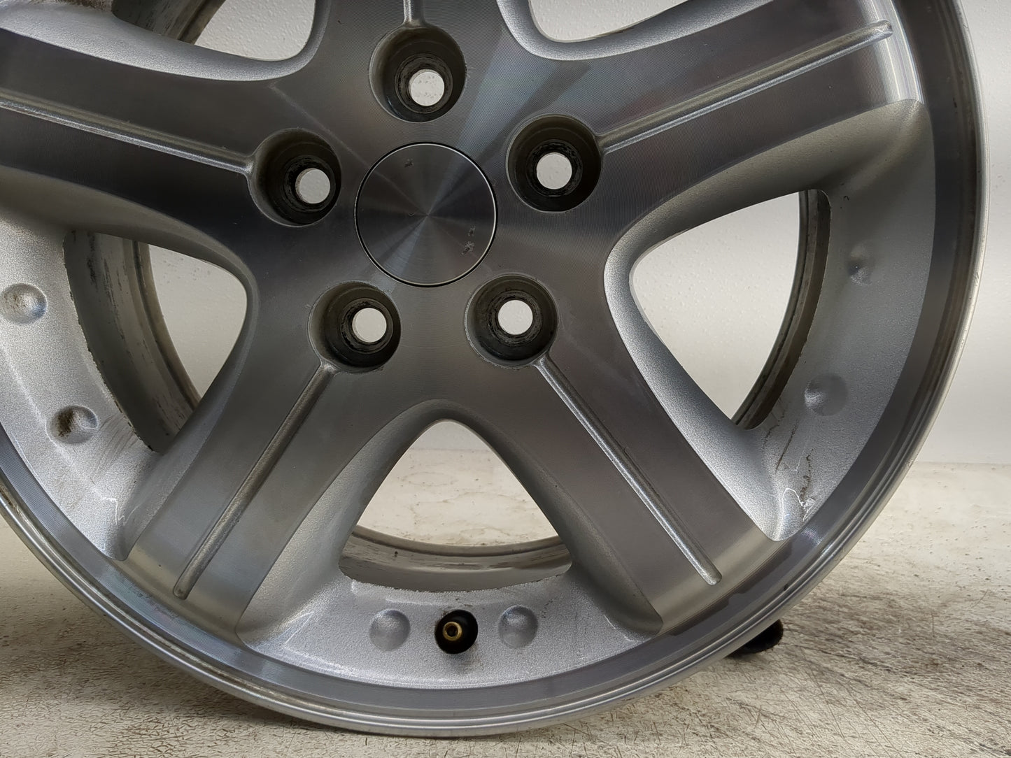 2002-2004 Dodge Intrepid Oem Wheel Rim 1253238 - Oemusedautoparts1.com