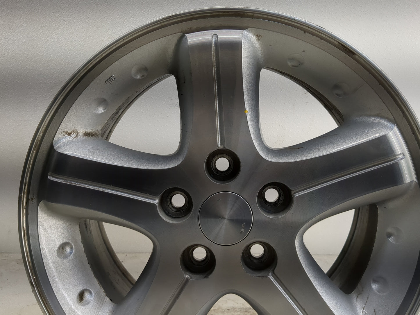 2002-2004 Dodge Intrepid Oem Wheel Rim 1253238 - Oemusedautoparts1.com