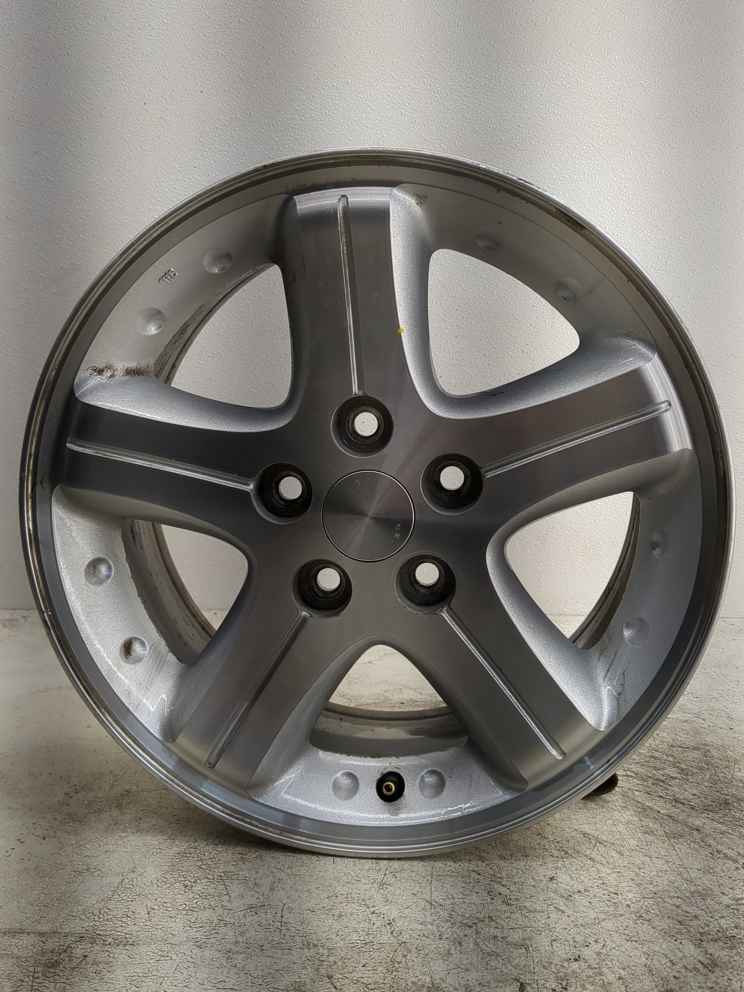 2002-2004 Dodge Intrepid Oem Wheel Rim 1253238 - Oemusedautoparts1.com