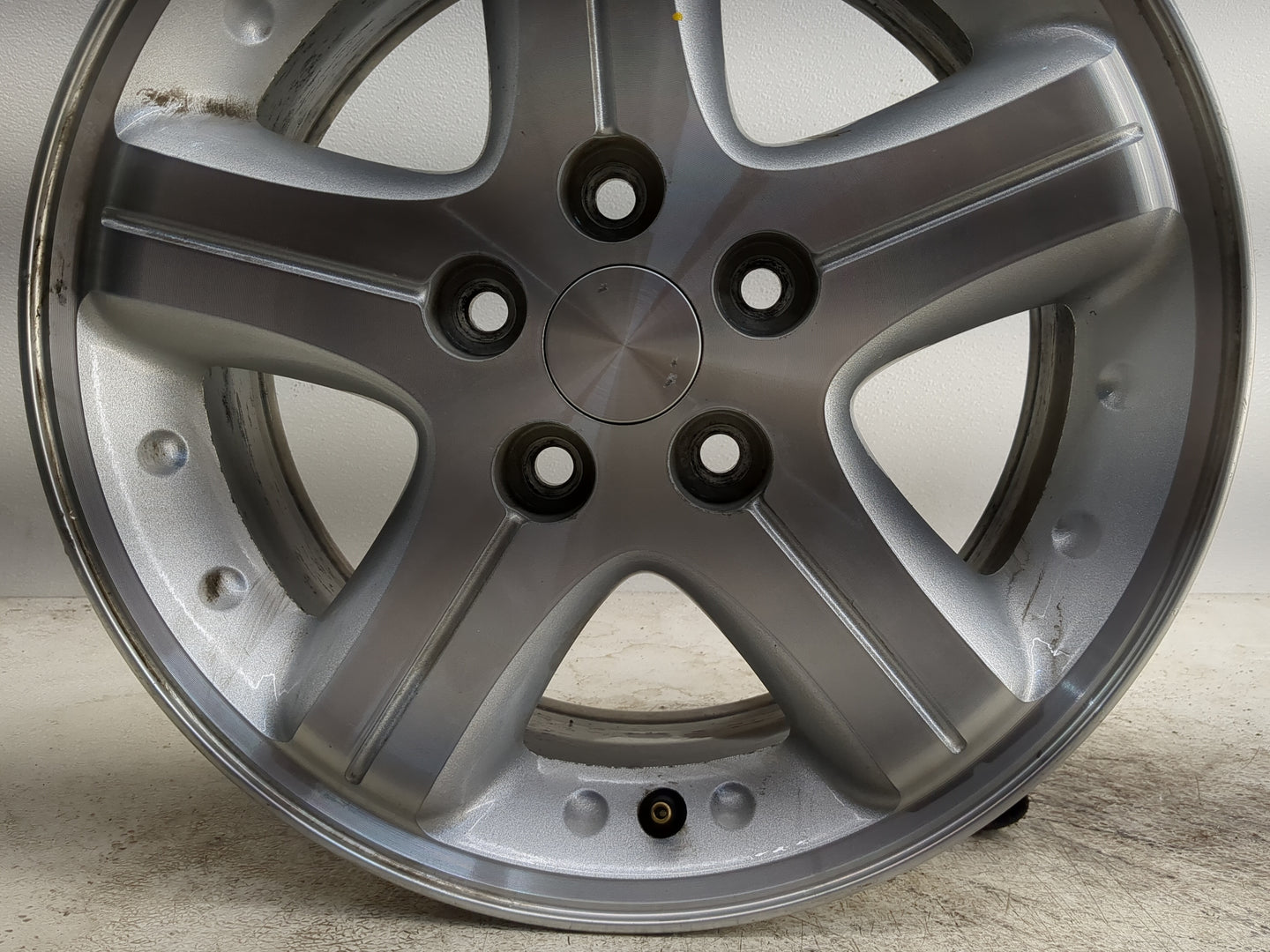 2002-2004 Dodge Intrepid Oem Wheel Rim 1253238 - Oemusedautoparts1.com