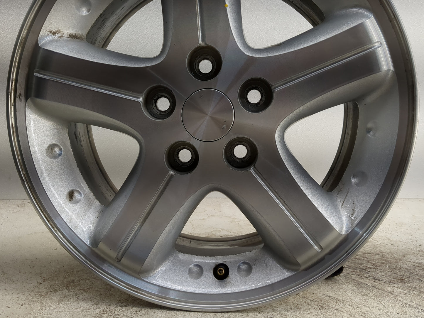2002-2004 Dodge Intrepid Oem Wheel Rim 1253238 - Oemusedautoparts1.com