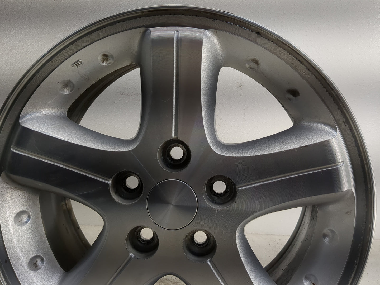 2002-2004 Dodge Intrepid Oem Wheel Rim 1253239 - Oemusedautoparts1.com