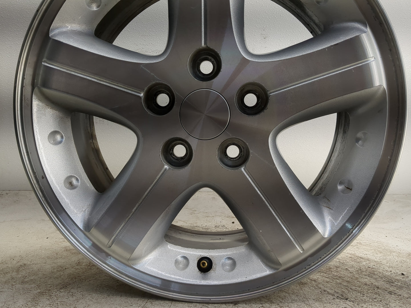2002-2004 Dodge Intrepid Oem Wheel Rim 1253239 - Oemusedautoparts1.com