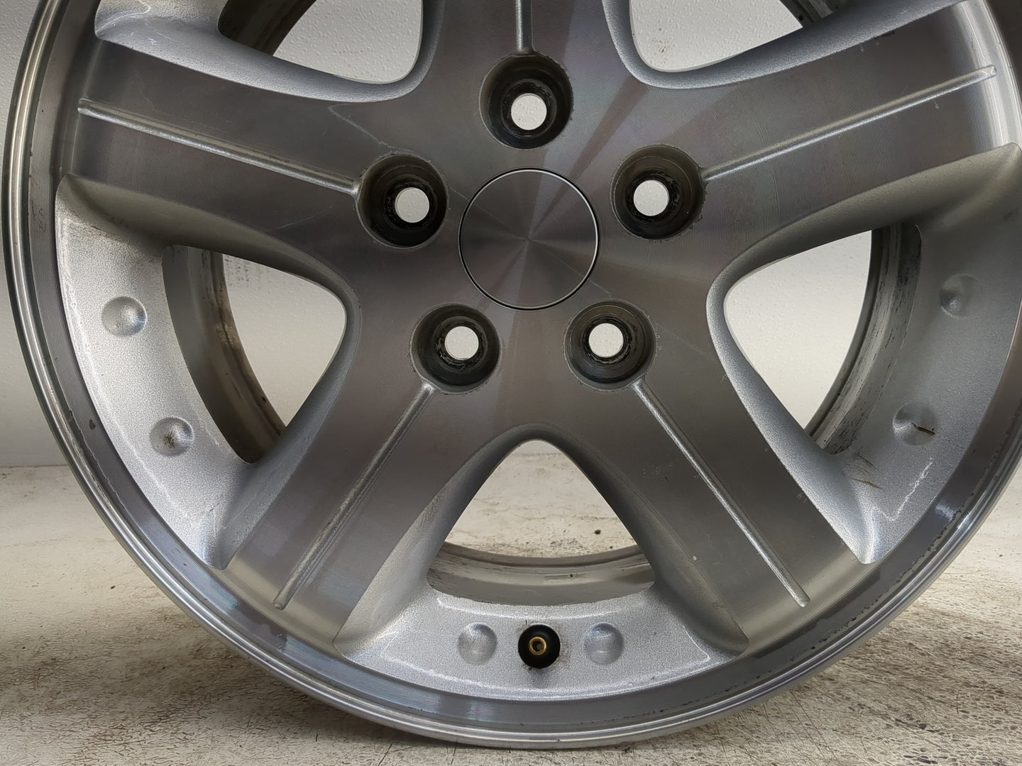 2002-2004 Dodge Intrepid Oem Wheel Rim 1253239 - Oemusedautoparts1.com