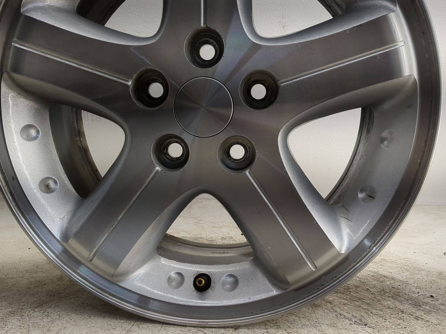 2002-2004 Dodge Intrepid Oem Wheel Rim 1253239 - Oemusedautoparts1.com