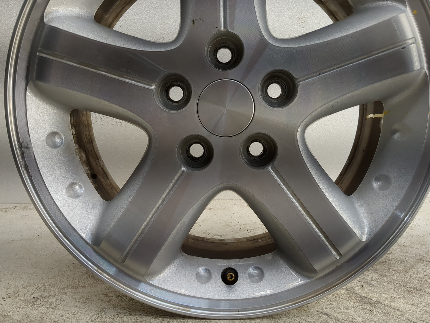 2002-2004 Dodge Intrepid Oem Wheel Rim 1253240 - Oemusedautoparts1.com