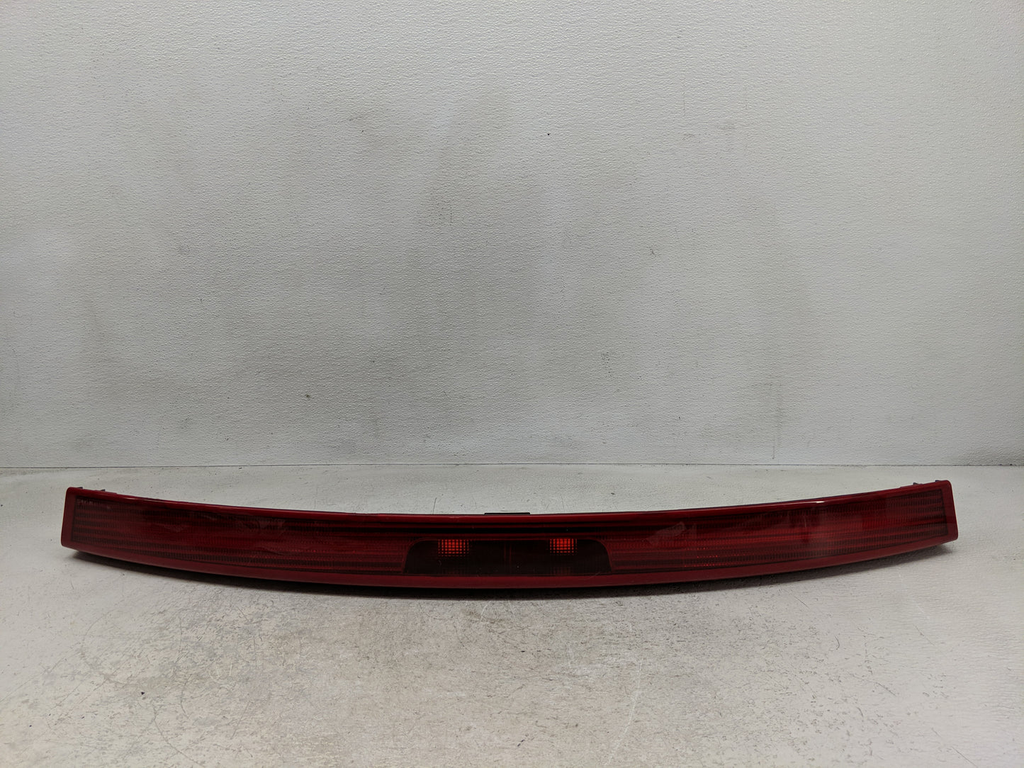1998-2004 Dodge Intrepid Tail Light Assembly Driver Left OEM P/N:19284 3909-01A-PM 04574615 Fits OEM Used Auto Parts - Oemus