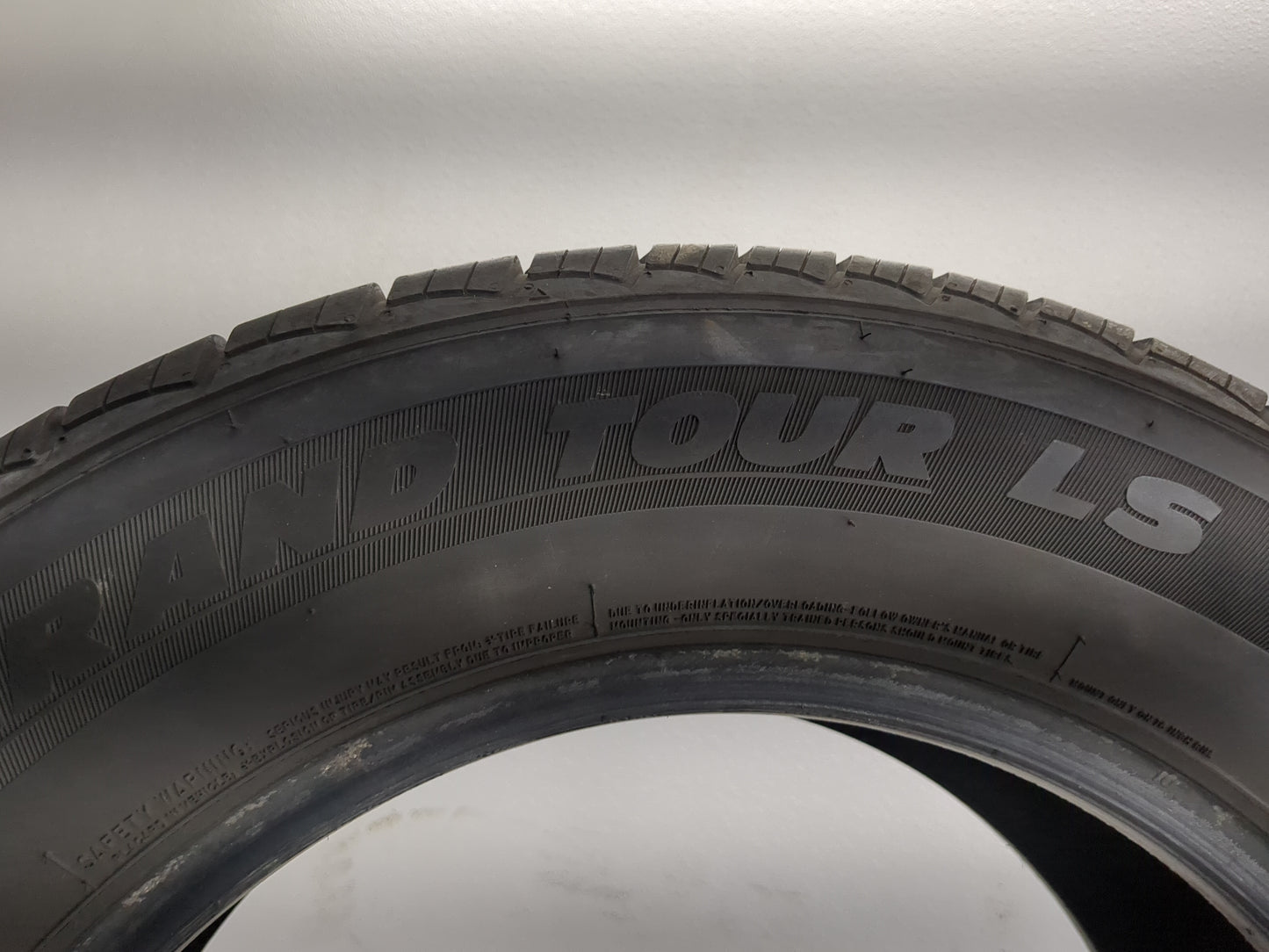 Used Tire 225/60R16 MULTI-MILE GRAND TOUR LS 98T - Tread Depth 13/32 - Oemusedautoparts1.com